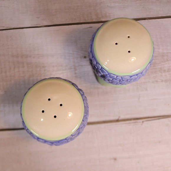 Pfaltzgraff 'Summer Breeze' Salt & Pepper Shakers Sculpted Hydrangeas Blue Green - Picture 5 of 7